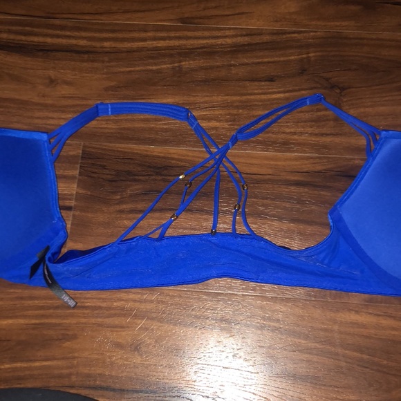 Victoria’s Secret very sexy push up bra - Picture 3 of 8